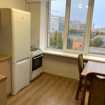 Лесі Українки бульв., 36/10