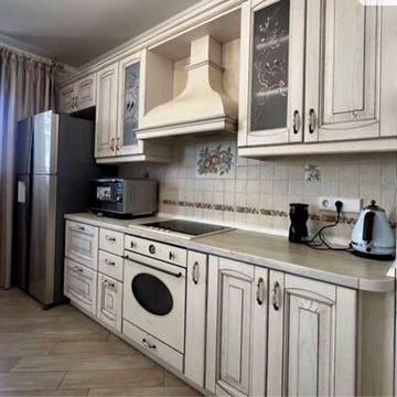 Раїси Окіпної вул., 10