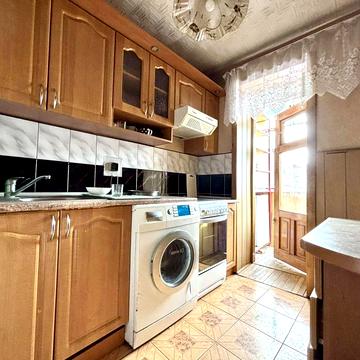 Геофізиків вул., 19