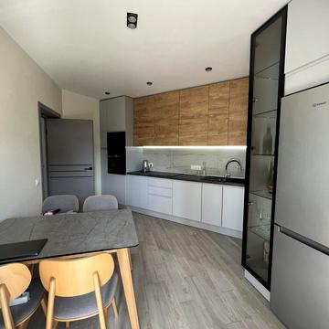 Вячеслава Чорновола просп. (), 77