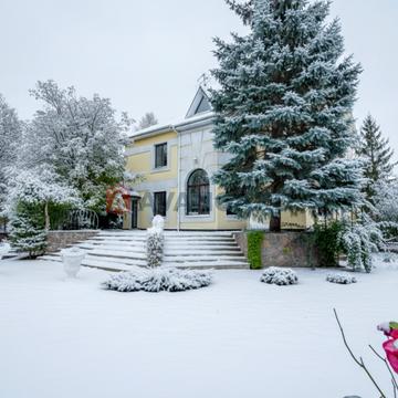 Рівненська, 16