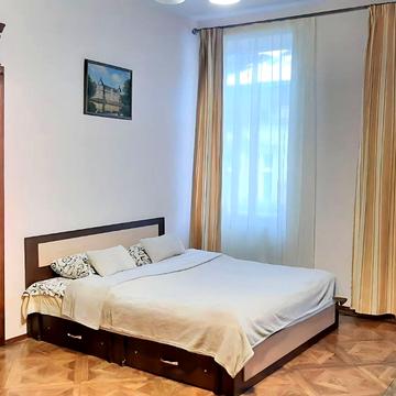 Краківська вул., 22