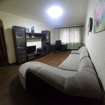 Космонавтів вул., 25/1