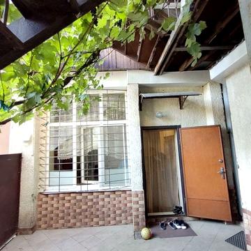 Разумовська вул.