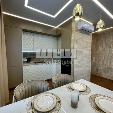 Предславинська вул., 44