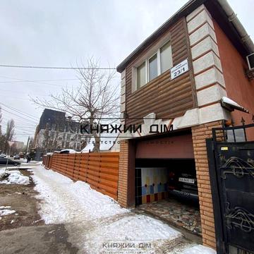 Черняховського вул., 23/1