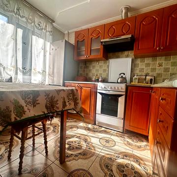 Пасічна вул., 77