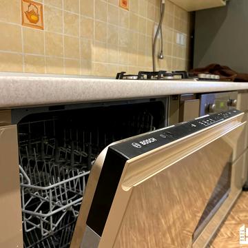 Богдана Хмельницького вул., 53