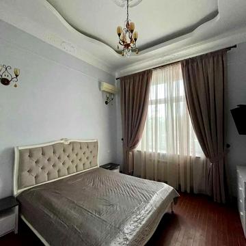 Музейний пров., 8-Б