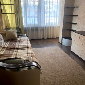 Мілютенка вул., 7