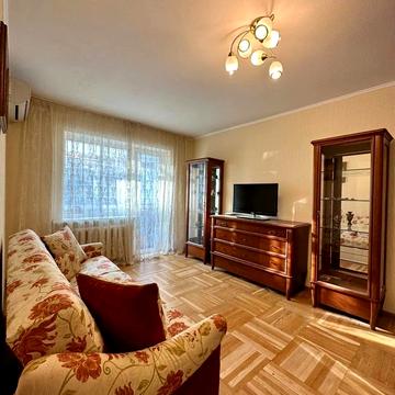 Олександра Поля просп. (Кірова), 131