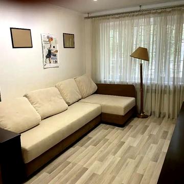 Олександра Поля просп. (Кірова), 44