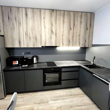 Олександра Мишуги вул., 2