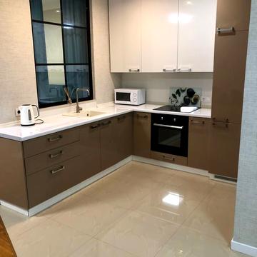 Драгоманова вул., 2