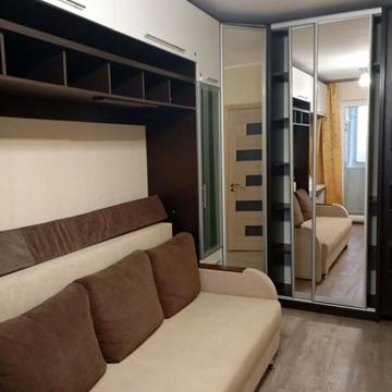 Лазурна вул., 4-В