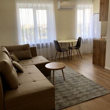 Адміральська вул., 37