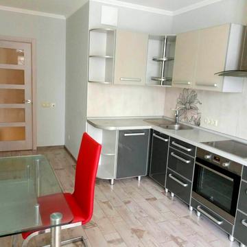 Анатолія Петрицького вул., 15