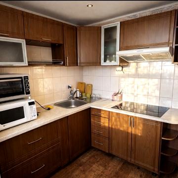 Тополина вул., 14