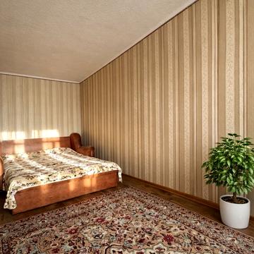 Тополина вул., 14