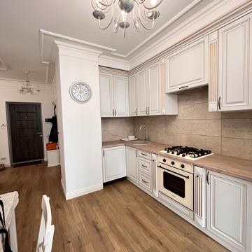 Залізнична вул., 9