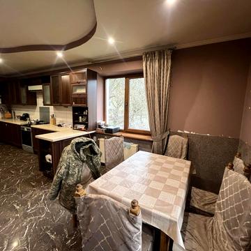 Братів Дужих вул. (Володимира Комарова), 35а