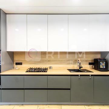 Героїв Миколаєва вул., (Будинок 4)