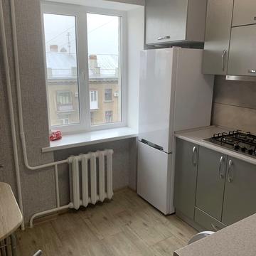 Центральний просп. (Леніна), 16