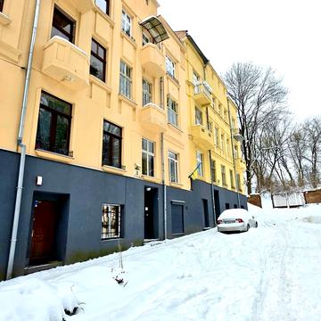 Михайла Коцюбинського вул., 27