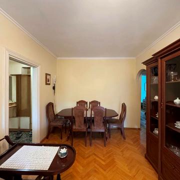 Республіканська вул., 3