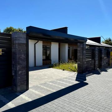 Остромирська вул.