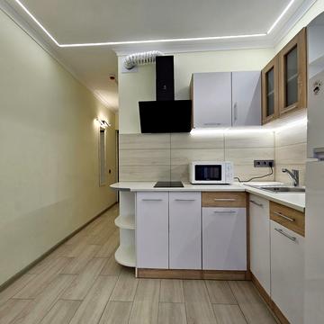 Олега Мудрака вул. (Генерала Наумова), 1-Б