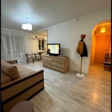 Олександра Поля просп. (Кірова), 96