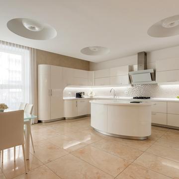 Успенська вул. (Чичерина), 2