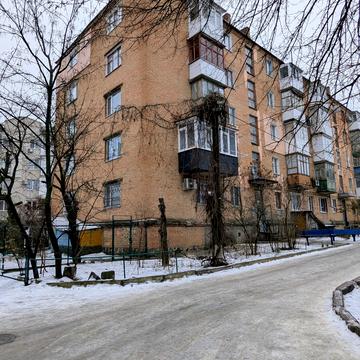 Академіка Корольова вул., 9