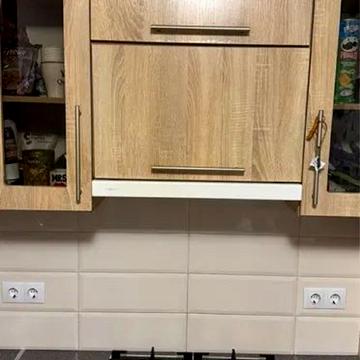 Джерельна вул., 1