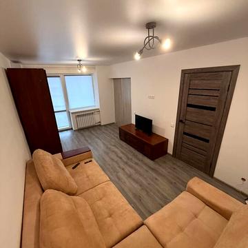 Пасічна вул., 51