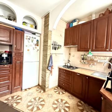 Стрийська вул., 76