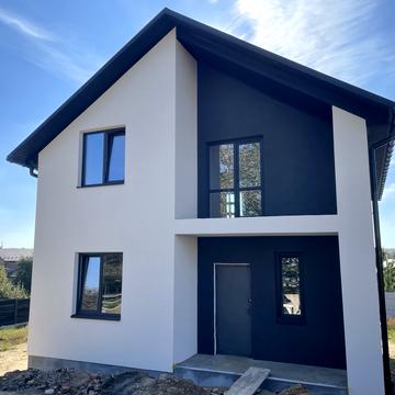 Карєрна вул., 11