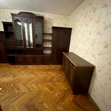 Вишняківська вул., 8