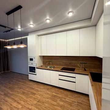 Центральна вул.