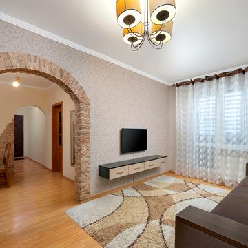 Рятувальників вул., 35