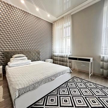 Лесі Українки вул., 43