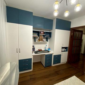 Ревуцького вул., 8