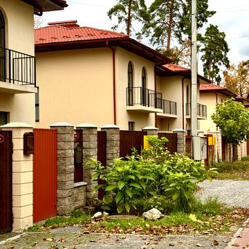 Щаслива, 22а