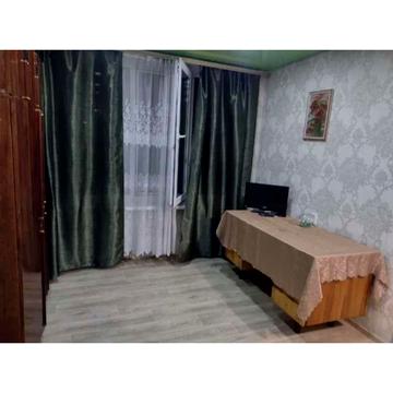 Мілютенка вул., 10/1