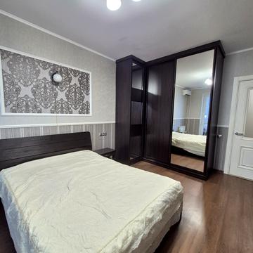 Ніжинська вул., 7