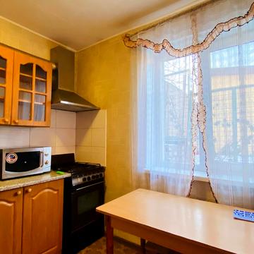 Михайла Грушевського вул. (Карла Лібкнехта), 35