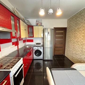 Василя Симоненка вул., 4