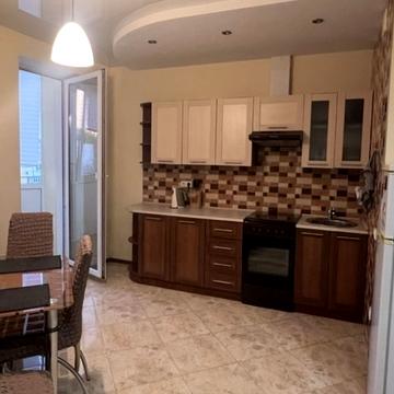 Середньофонтанська вул., 30/1