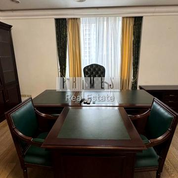 Тараса Шевченка бульв., 33-Б